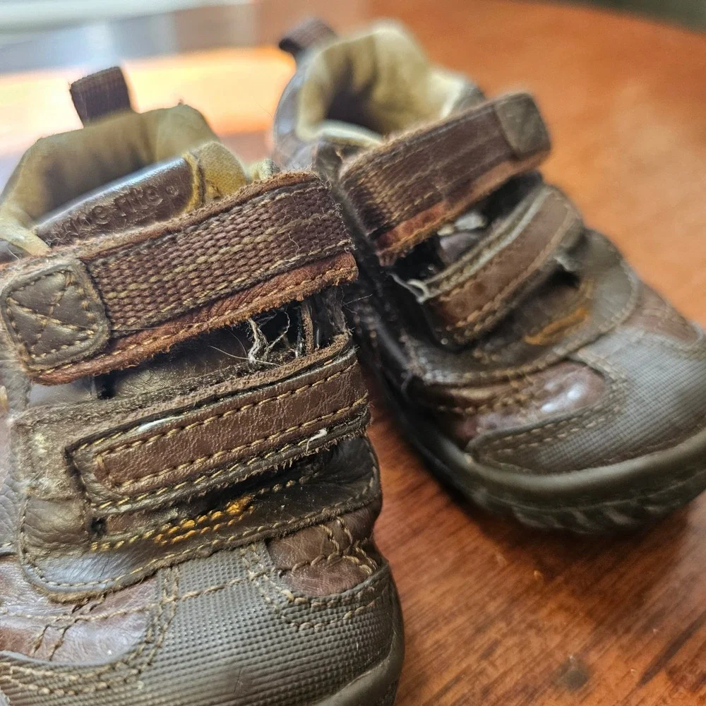 Stride Rite SRT Landon Boys Brown Leather Sneakers Shoes Size 4.5W BX39580‎